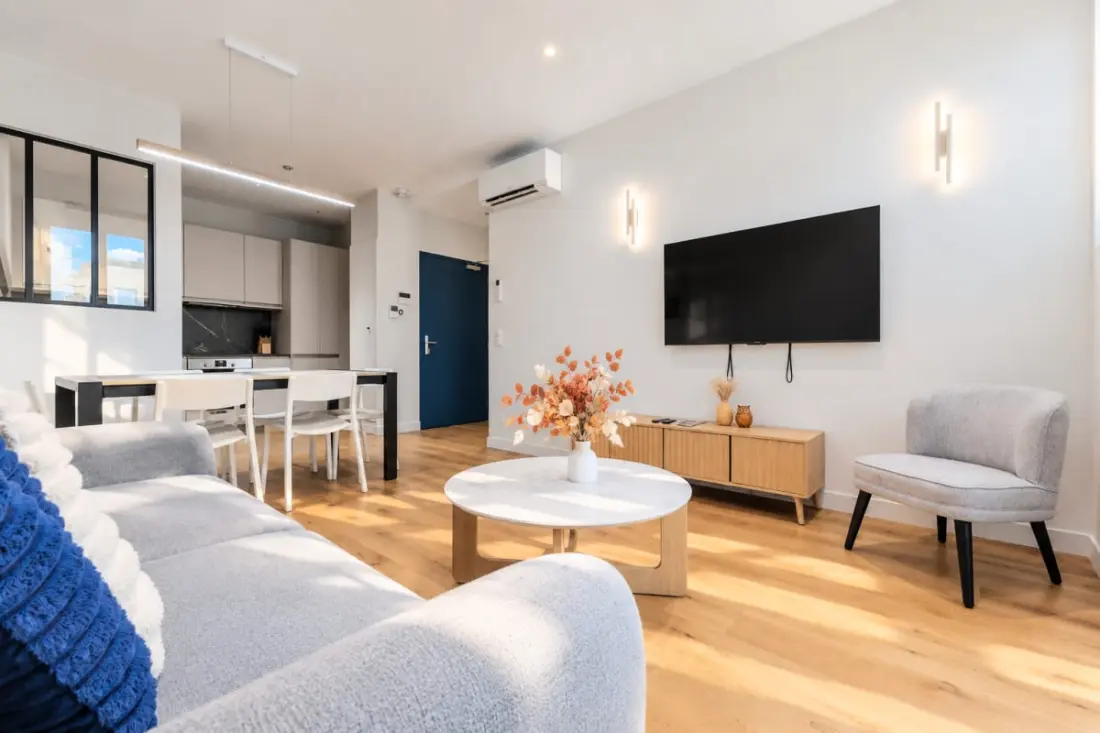 Appartement De Luxe 3 Chambres En Hyper Centre, Climatisation, Ascenseur
