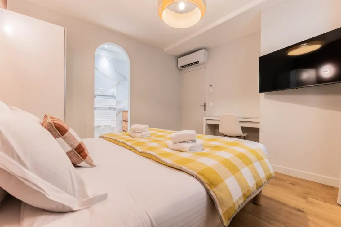 Appartement De Luxe 3 Chambres En Hyper Centre, Climatisation, Ascenseur