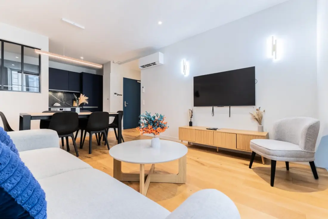 Appartement De Luxe 3 Chambres En Hyper Centre, Climatisation, Ascenseur