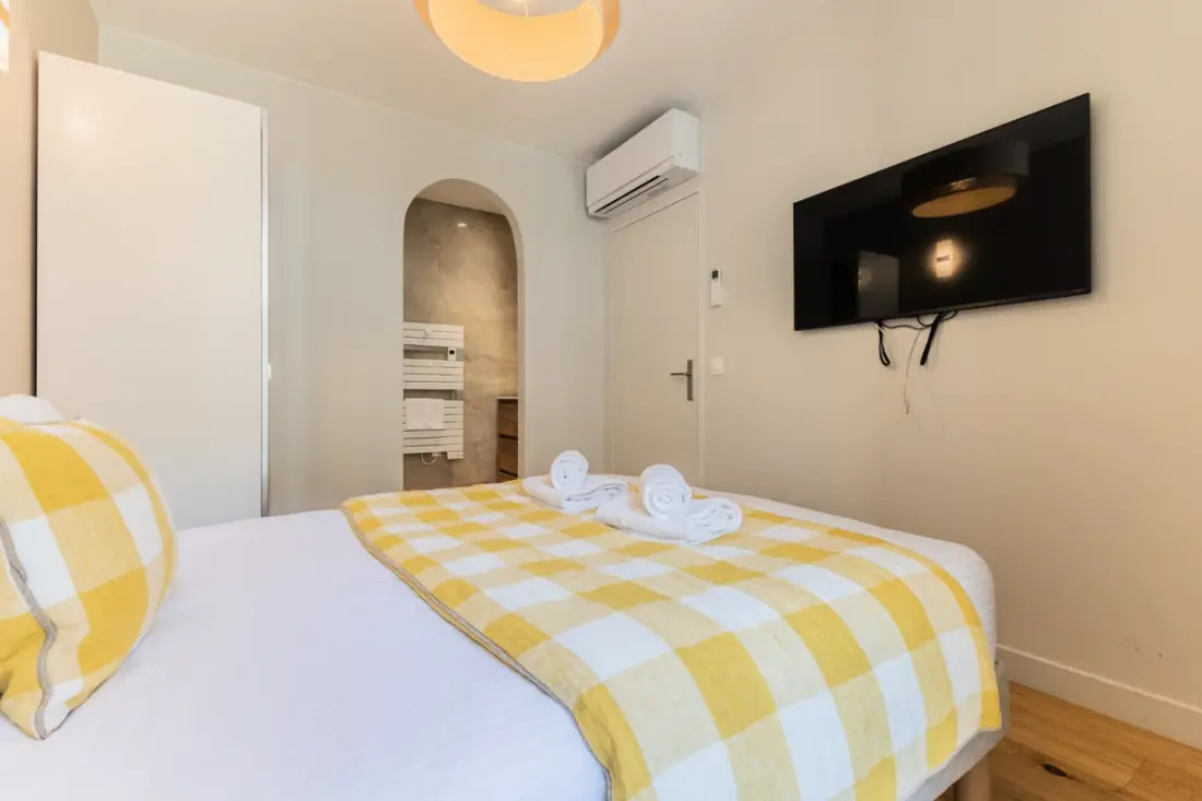 Appartement De Luxe 3 Chambres En Hyper Centre, Climatisation, Ascenseur