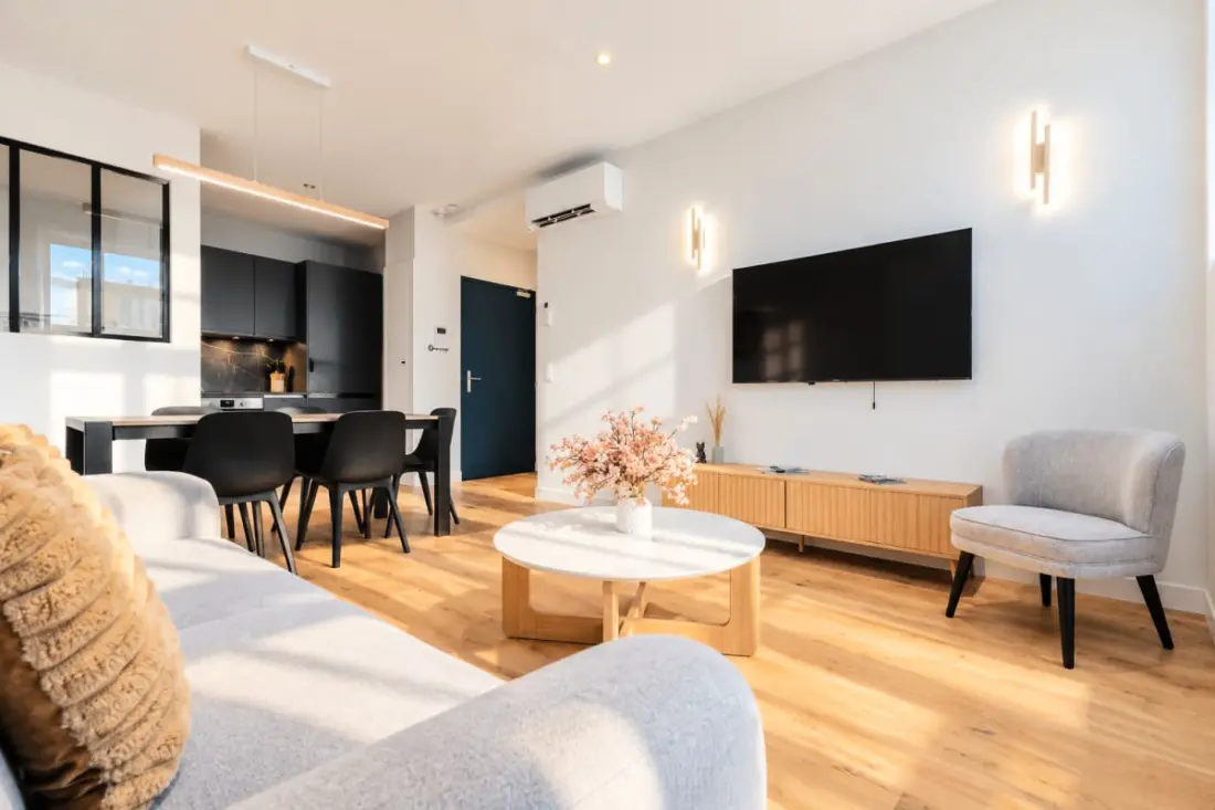 Appartement De Luxe 3 Chambres En Hyper Centre, Climatisation, Ascenseur