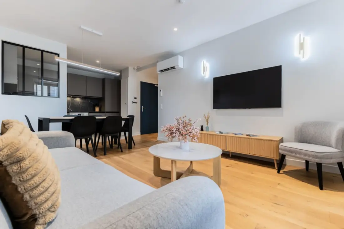 Appartement De Luxe 3 Chambres En Hyper Centre, Climatisation, Ascenseur