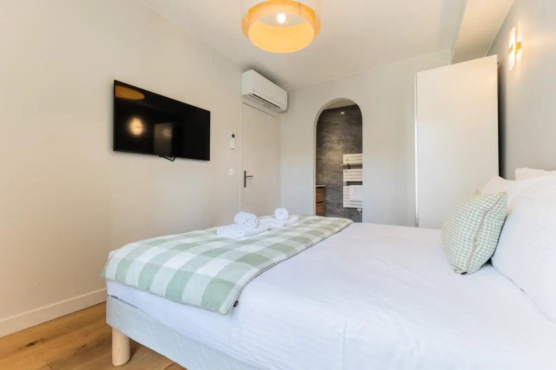 Appartement De Luxe 3 Chambres En Hyper Centre, Climatisation, Ascenseur