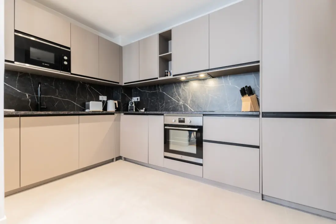 Appartement De Luxe 3 Chambres En Hyper Centre, Climatisation, Ascenseur