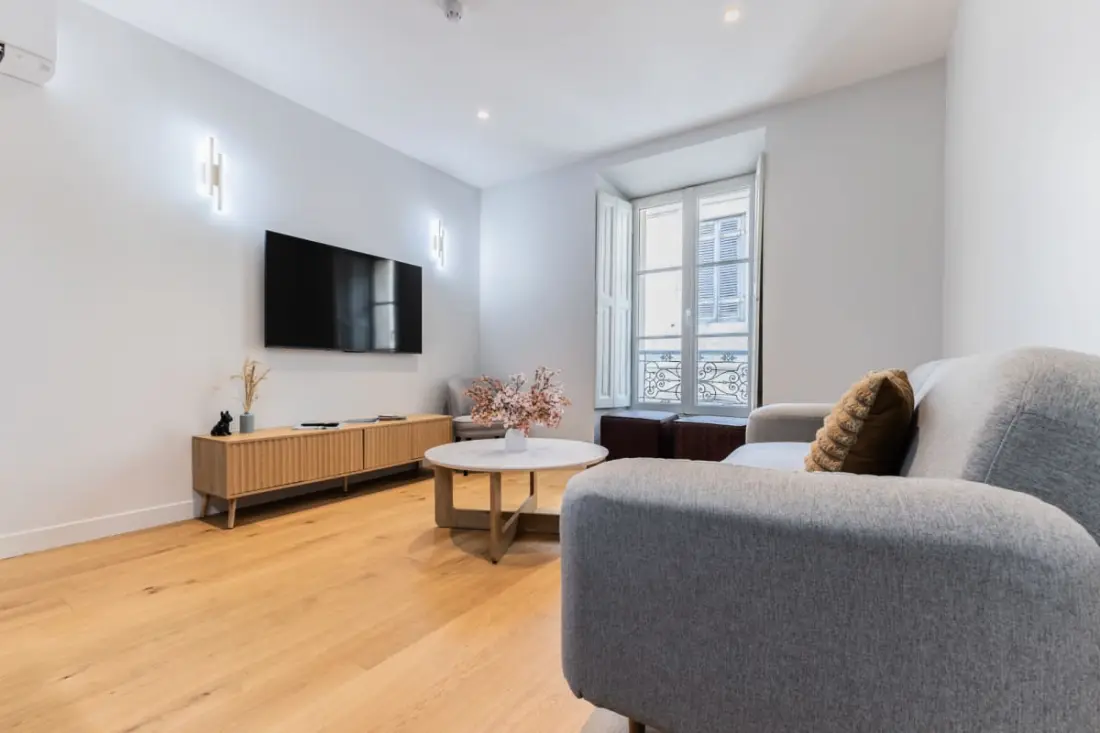 Appartement De Luxe 3 Chambres En Hyper Centre, Climatisation, Ascenseur