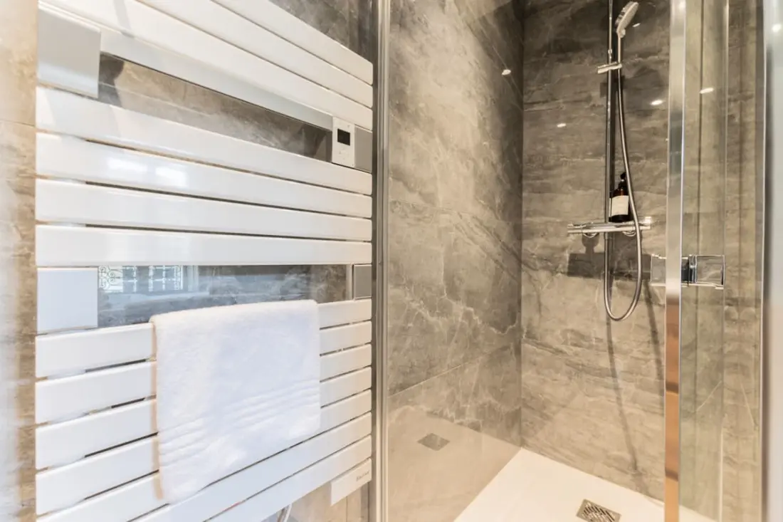 Appartement De Luxe 3 Chambres En Hyper Centre, Climatisation, Ascenseur