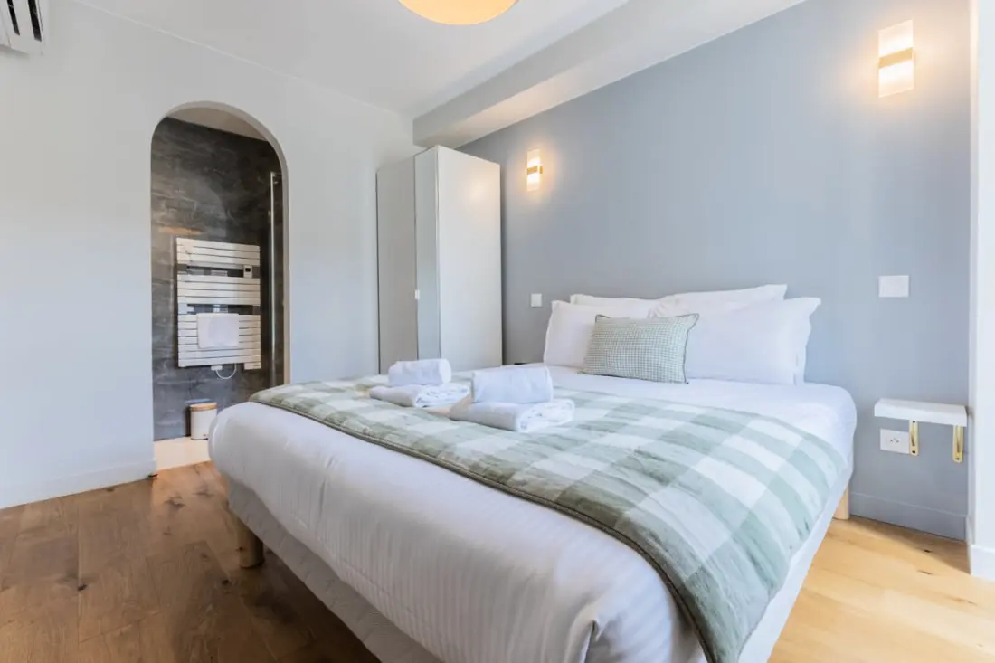 Appartement De Luxe 3 Chambres En Hyper Centre, Climatisation, Ascenseur