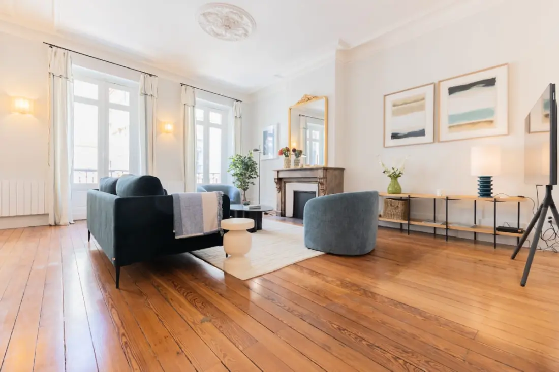 Appartement De Luxe 3 Chambres Hyper Centre, Climatisation, Balcon