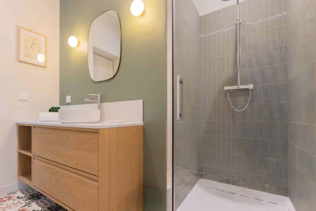 Appartement De Luxe 3 Chambres Hyper Centre, Climatisation, Balcon