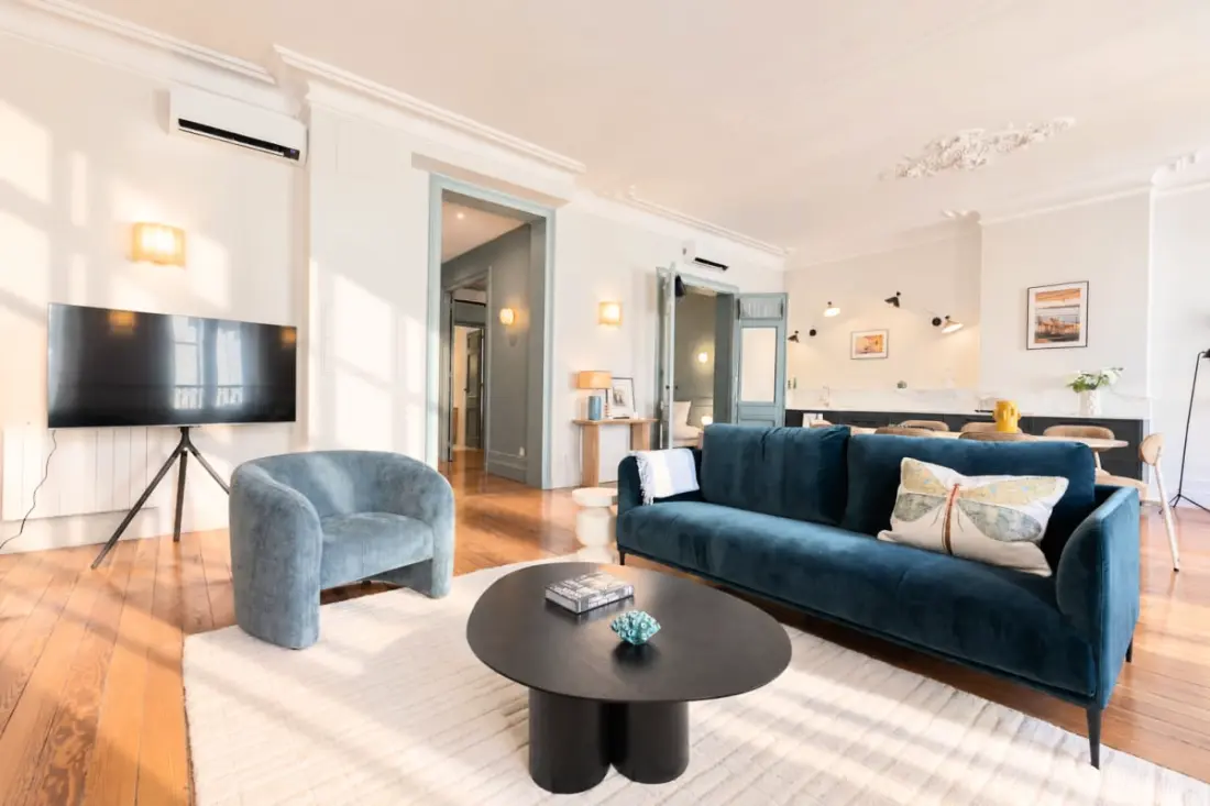 Appartement De Luxe 3 Chambres Hyper Centre, Climatisation, Balcon