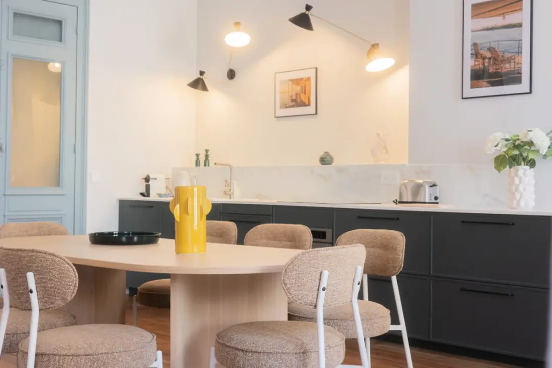 Appartement De Luxe 3 Chambres Hyper Centre, Climatisation, Balcon
