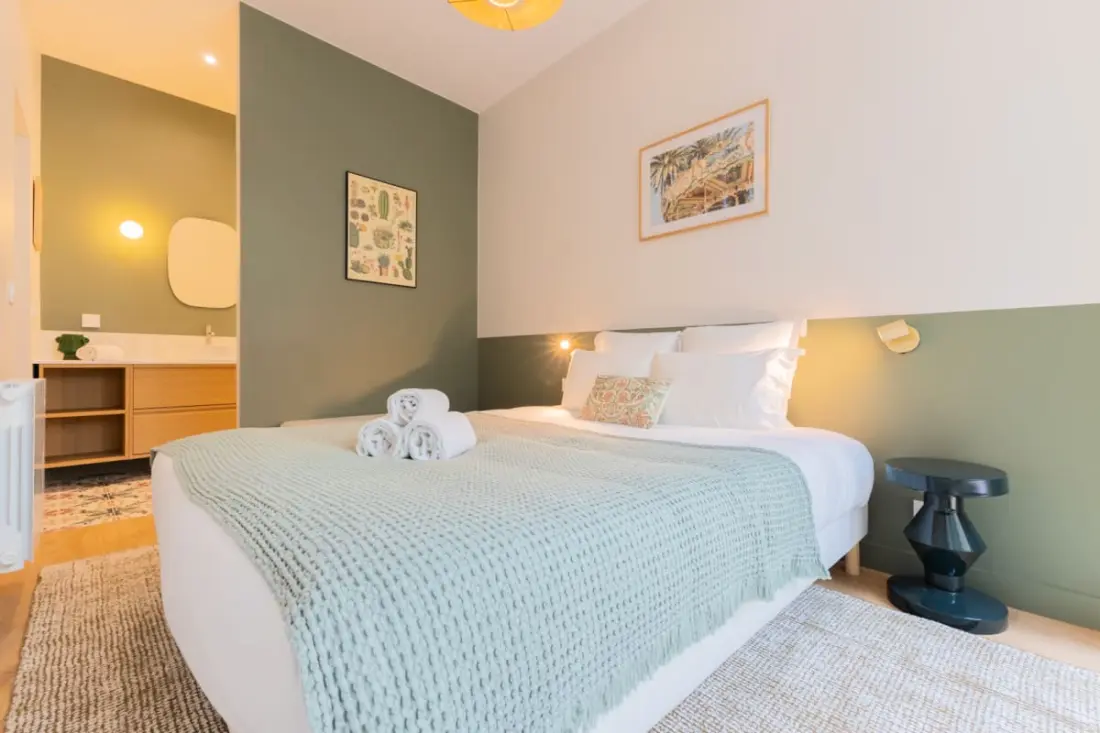 Appartement De Luxe 3 Chambres Hyper Centre, Climatisation, Balcon