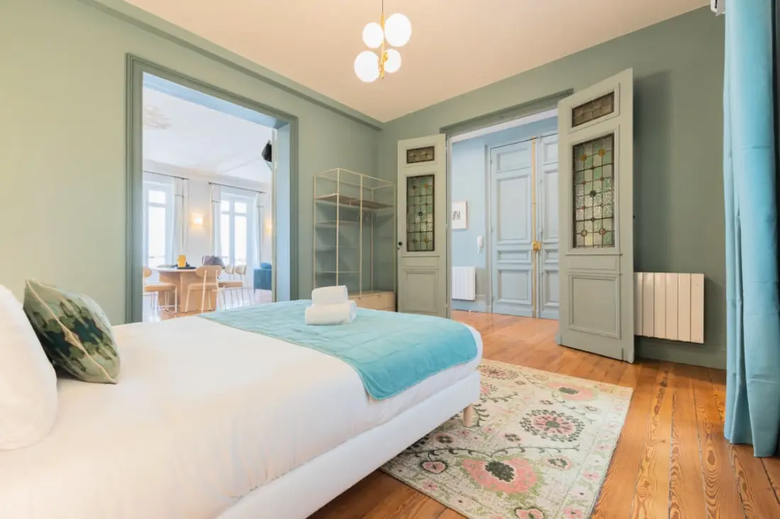 Appartement De Luxe 3 Chambres Hyper Centre, Climatisation, Balcon
