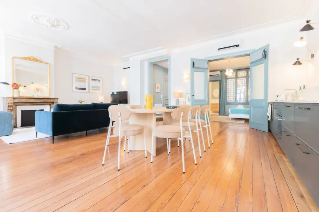 Appartement De Luxe 3 Chambres Hyper Centre, Climatisation, Balcon