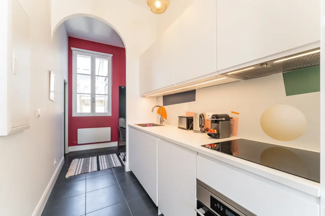 Appartement Place Pey Berland Avec Balcon Et Parking