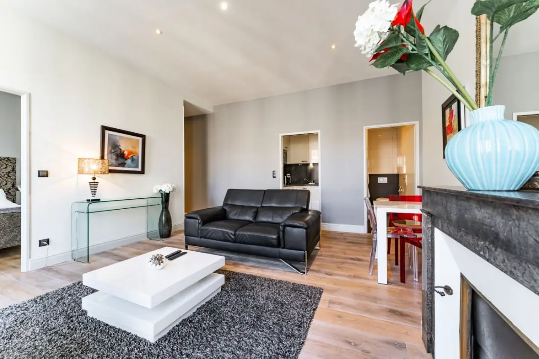 Chaleureux Appartement Au Cœur Du Quartier Historique Saint-michel