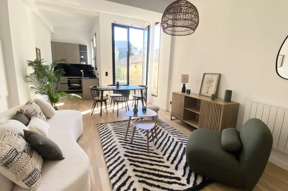 Duplex De Charme Au Cœur Du Triangle D’or
