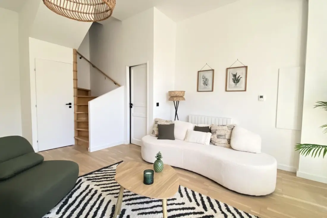 Duplex De Charme Au Cœur Du Triangle D’or