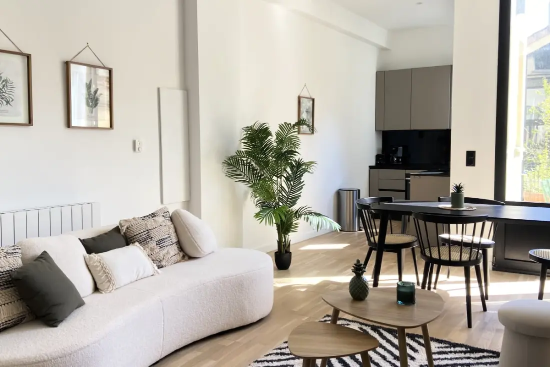 Duplex De Charme Au Cœur Du Triangle D’or