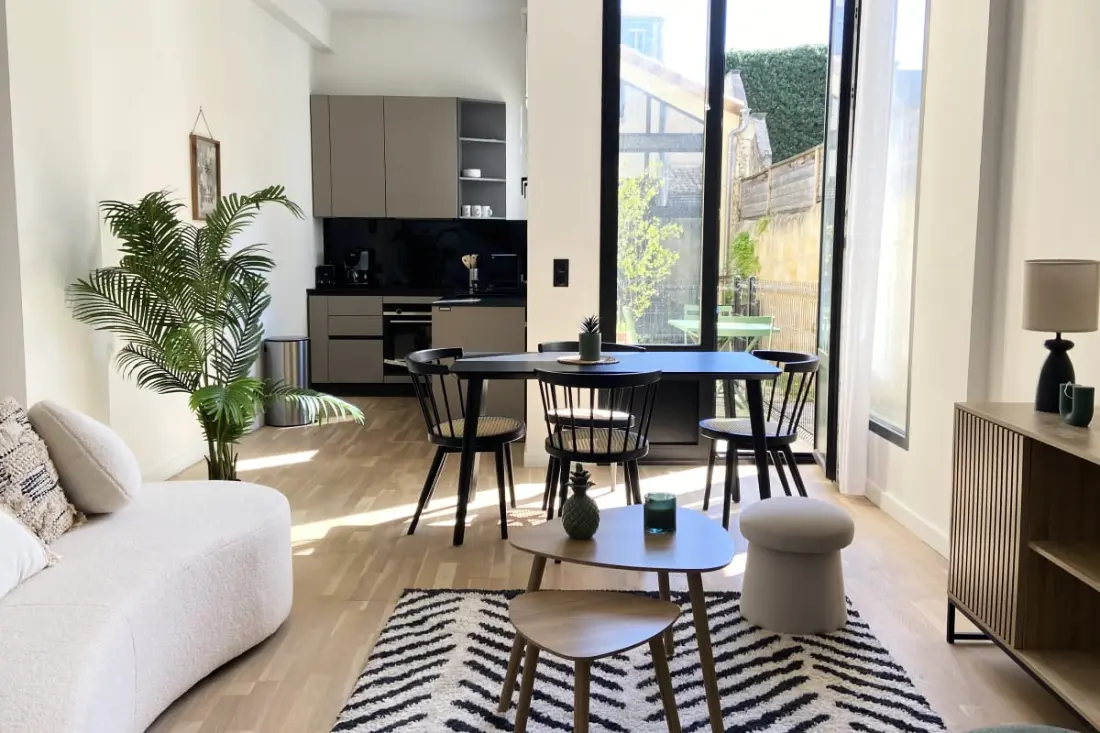 Duplex De Charme Au Cœur Du Triangle D’or