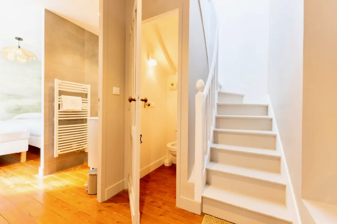 Duplex De Charme Avec 2 Chambres, Climatisation Et Parking En Centre-ville