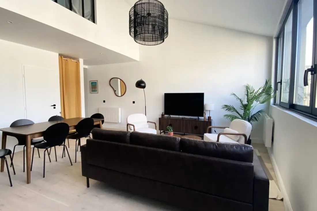 Duplex Prestigieux Au Cœur Du Triangle D’or