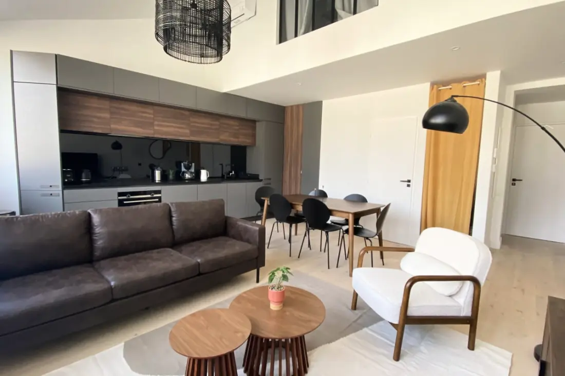 Duplex Prestigieux Au Cœur Du Triangle D’or