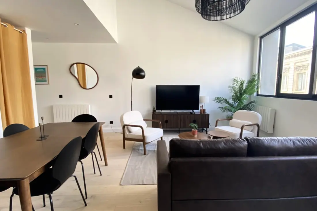 Duplex Prestigieux Au Cœur Du Triangle D’or