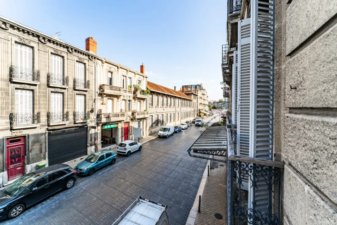 Élégant Appartement Au Cœur Du Quartier Historique Saint-michel