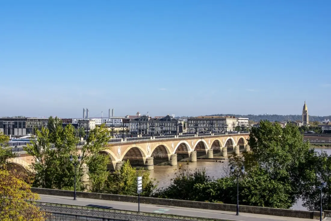 Magnifique Duplex Historique Avec Vue à Bordeaux