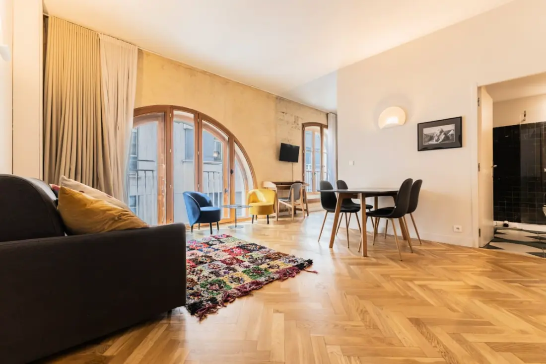 Appartement à La Belle Pierre Et Lumineux Pour 4 Situé Dans L'hypercentre