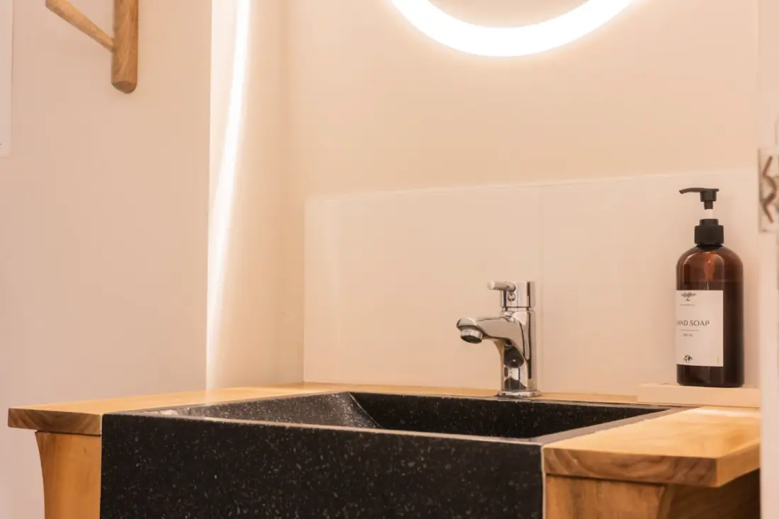 Appartement à La Belle Pierre Et Lumineux Pour 4 Situé Dans L'hypercentre