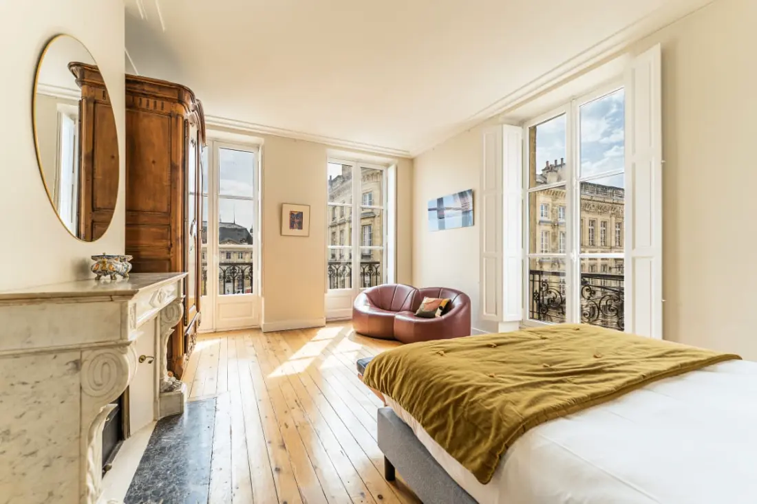 Appartement Prestations Haut Standing Avec Vue Sur La Place De La Bourse