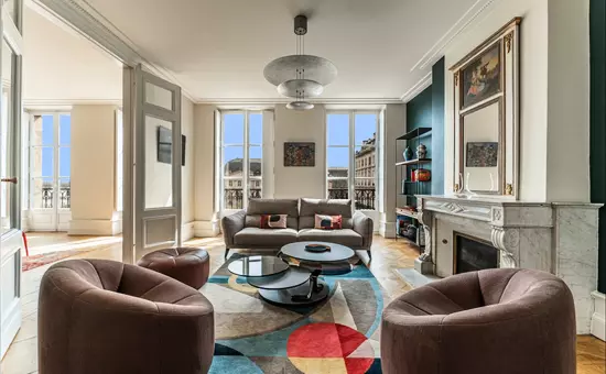 Appartement Prestations Haut Standing Avec Vue Sur La Place De La Bourse