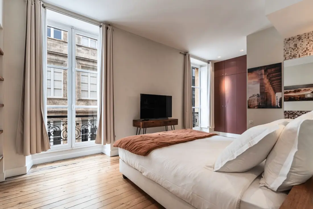 Appartement Prestations Haut Standing Avec Vue Sur La Place De La Bourse