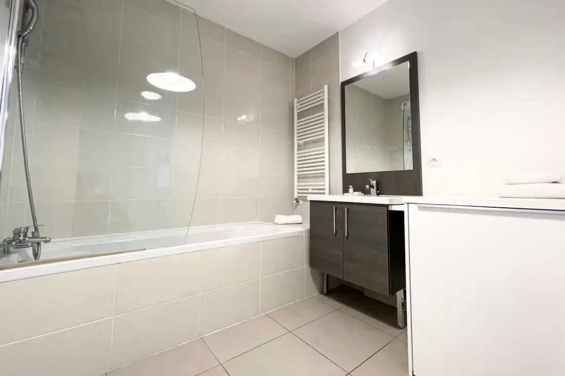 Appartement Rayonnant Et Moderne Très Bien Situé, Proche De La Cité Du Vin