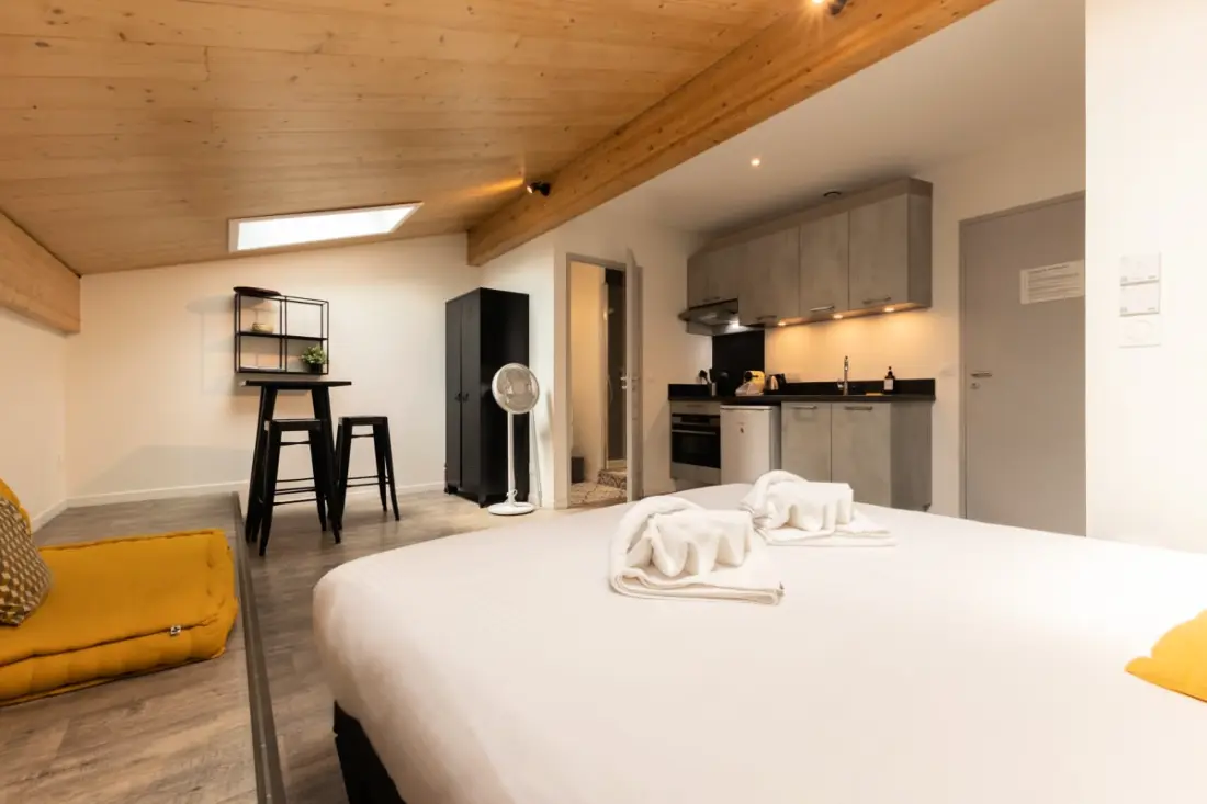 Appartement Rénové Avec Belle Pierre Pour 2 Personnes