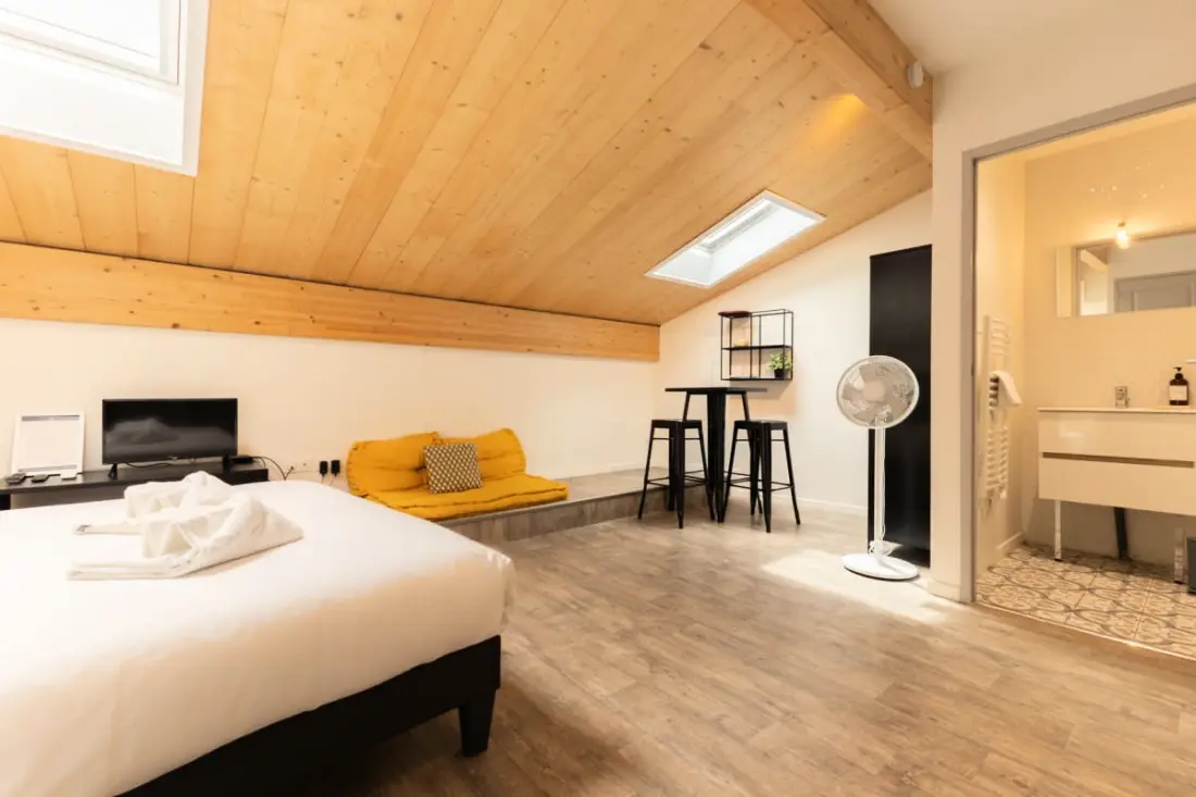 Appartement Rénové Avec Belle Pierre Pour 2 Personnes