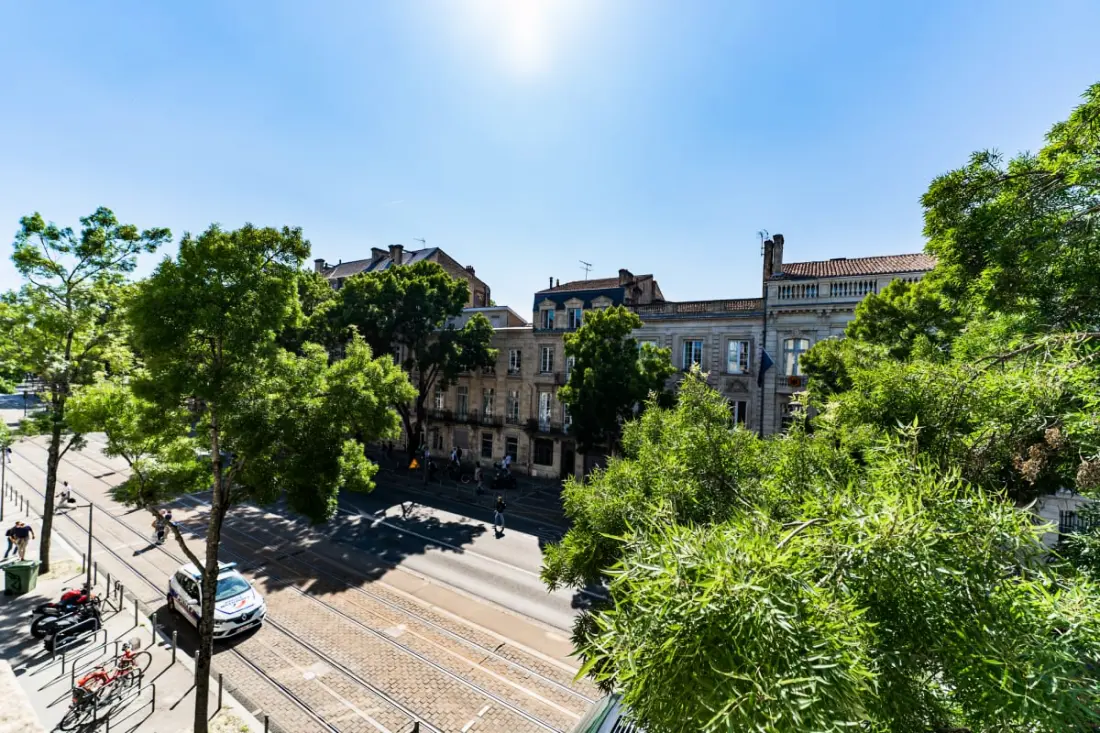 Splendide T3 De Standing, Face Au Jardin Public Pour 4 Personnes Et Entière