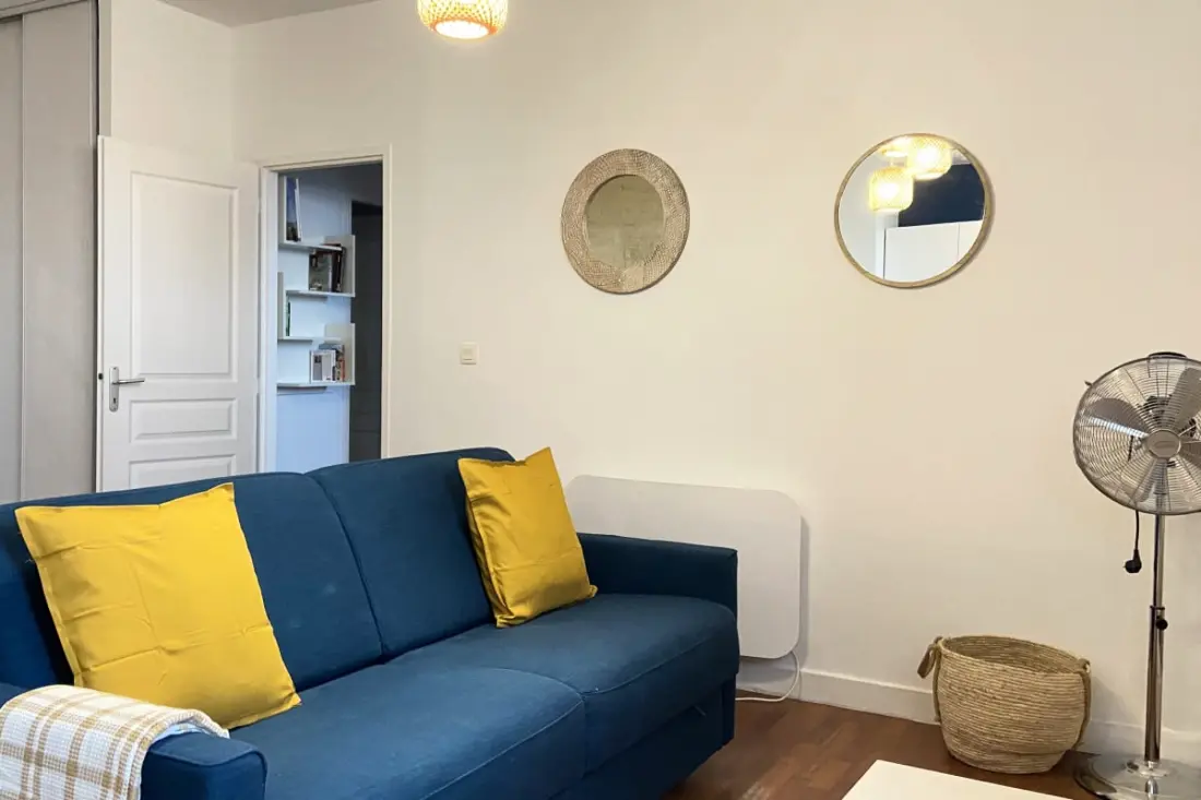 Bel Appartement Dans Un Immeuble Historique Proche Des Allées De Tourny