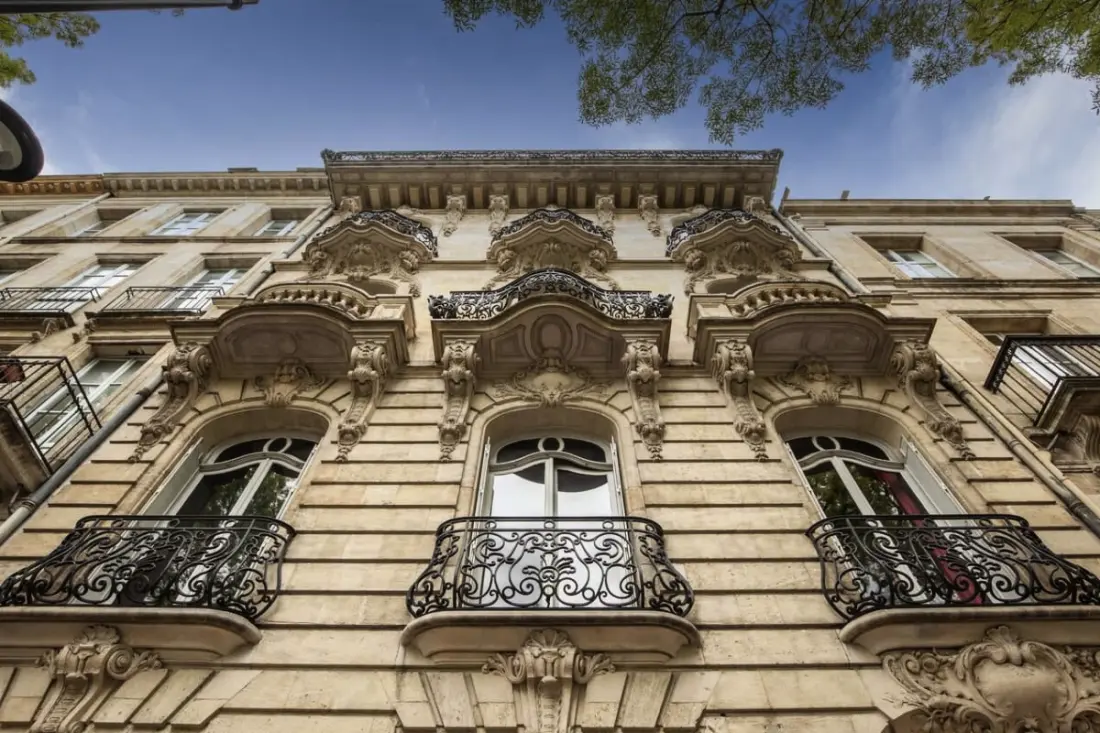 Bel Appartement Dans Un Immeuble Historique Proche Des Allées De Tourny