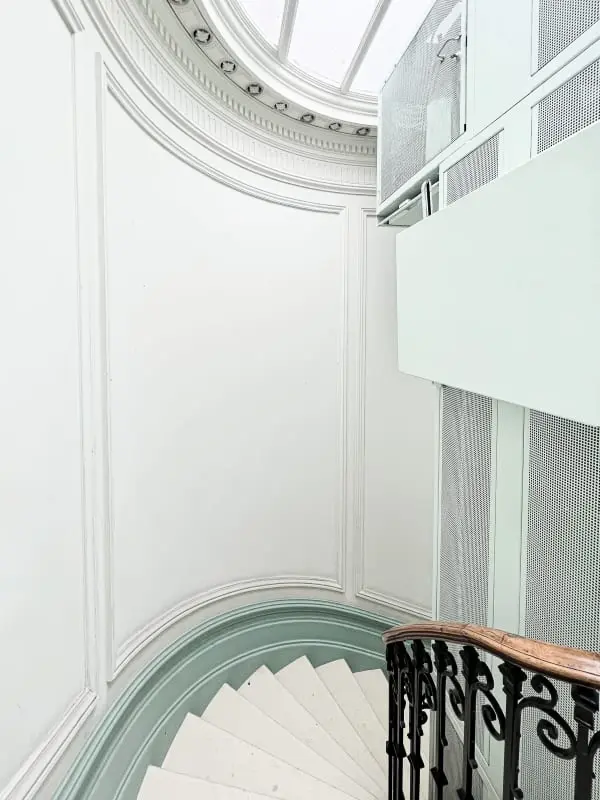 Bel Appartement Dans Un Immeuble Historique Proche Des Allées De Tourny