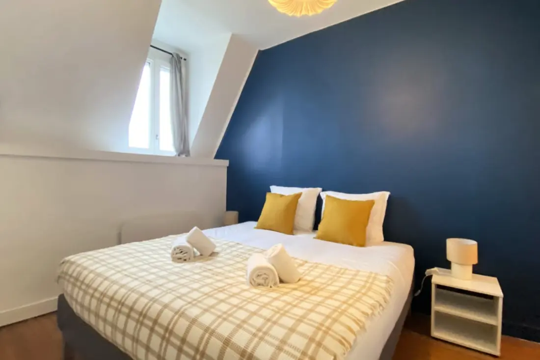 Bel Appartement Dans Un Immeuble Historique Proche Des Allées De Tourny