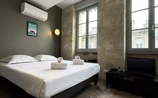 Bel Appartement Lumineux Avec Climatisation Et Pierre Bordelaise Pour 2p