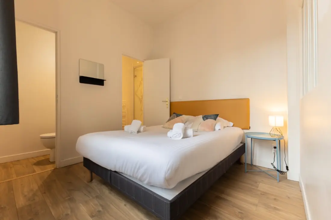 Bel Appartement Parfaitement Rénové Pour 2, Face à La Gare Saint-jean