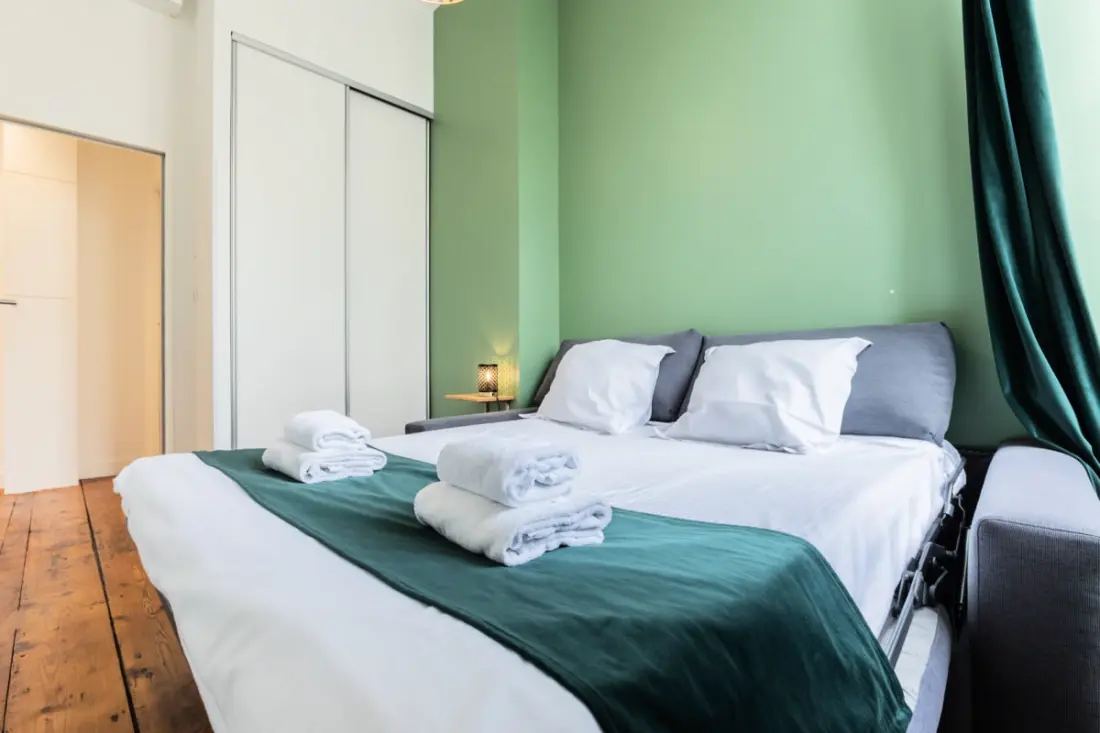 Charmant Et Rayonnant Appartement De 55 M² Situé Dans Le Coeur De Bordeaux