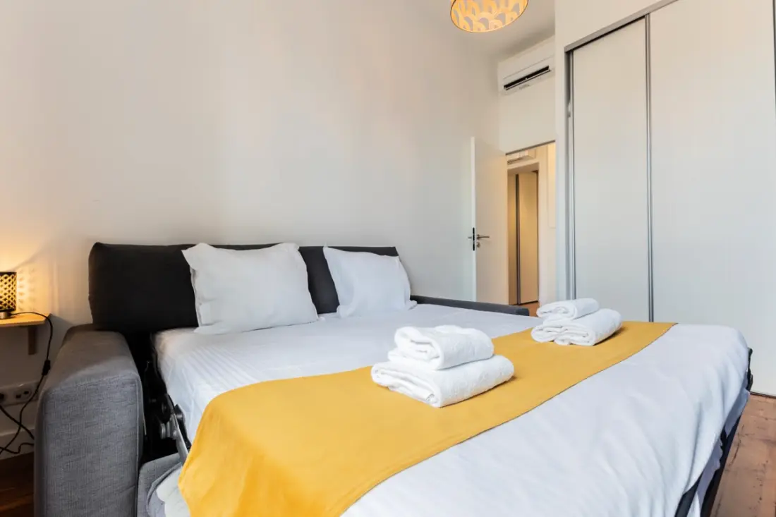 Charmant Et Rayonnant Appartement De 55 M² Situé Dans Le Coeur De Bordeaux