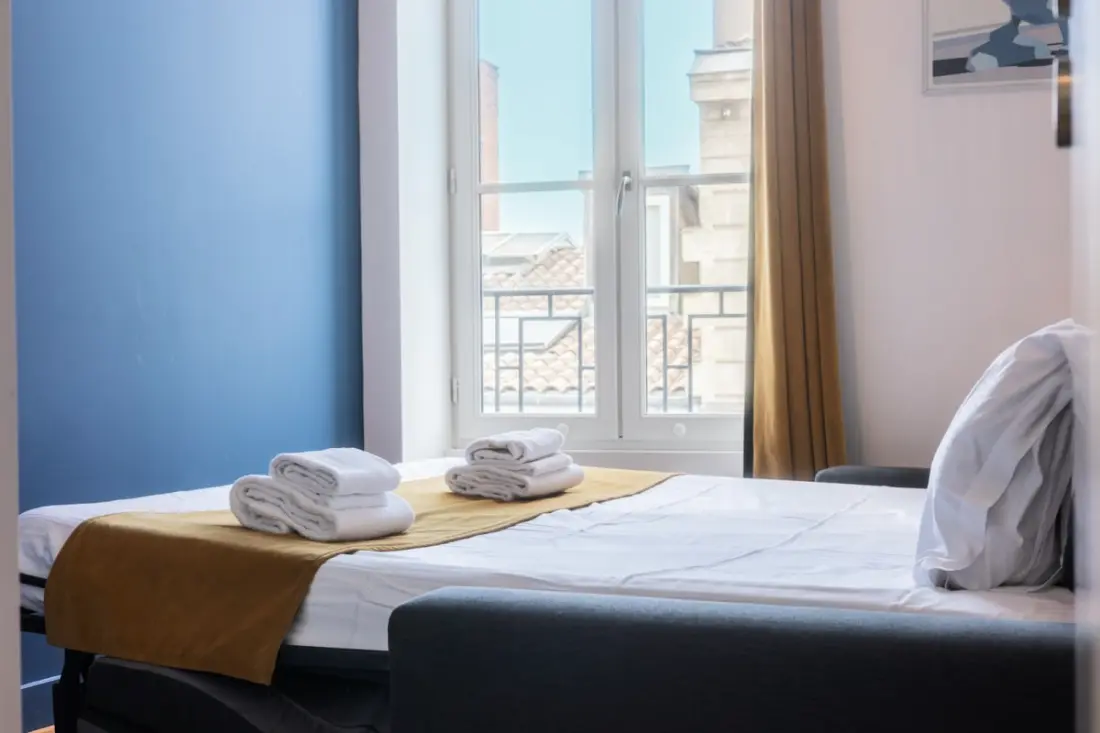 Charmant Et Rayonnant Appartement De 55 M² Situé Dans Le Coeur De Bordeaux