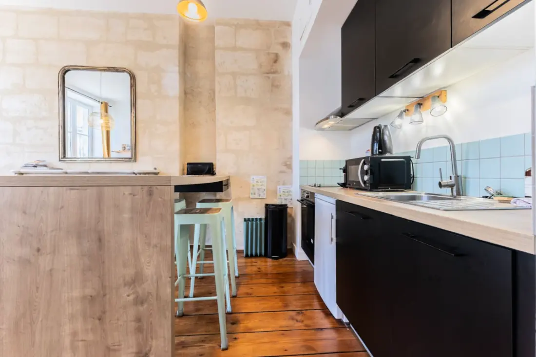 Charmant Et Rayonnant Appartement De 55 M² Situé Dans Le Coeur De Bordeaux