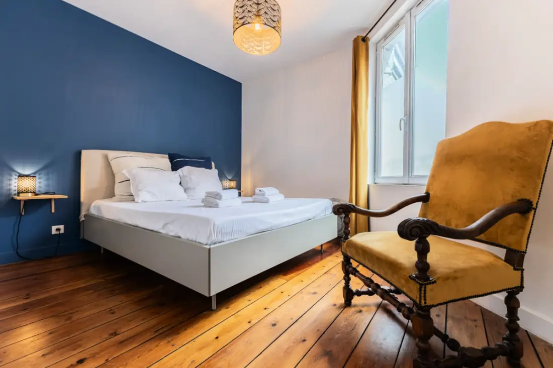 Charmant Et Rayonnant Appartement De 55 M² Situé Dans Le Coeur De Bordeaux